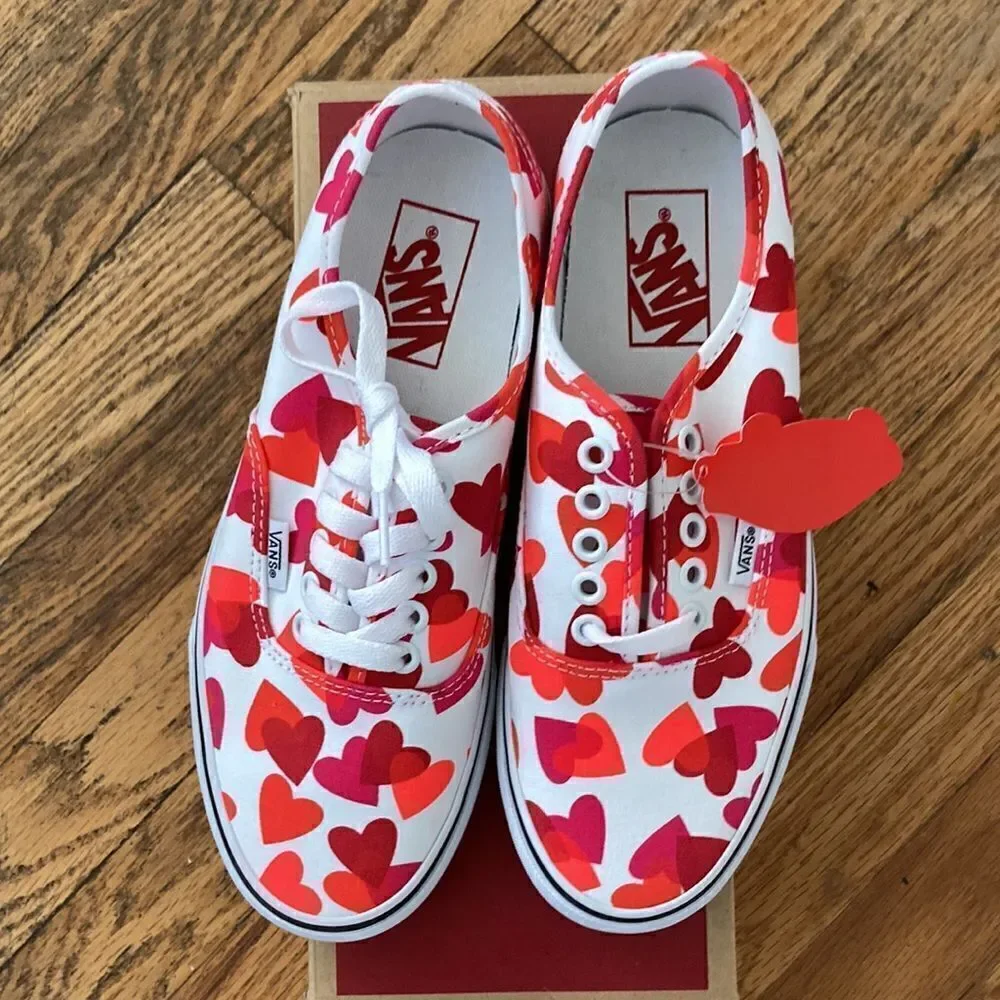 1 LEFT! Size 5.5-Vans Authentic Valentines ♥️